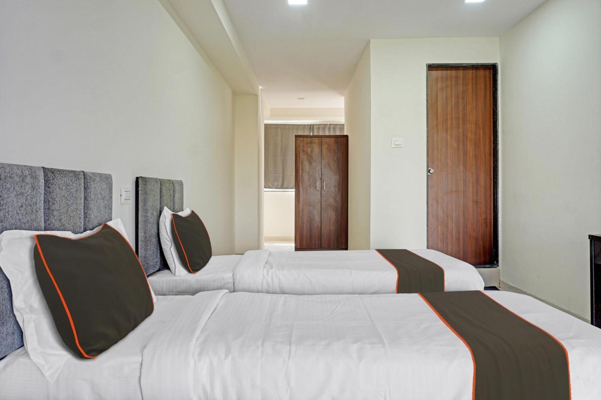Super Collection O Rk Inn Chinchvad Exterior photo